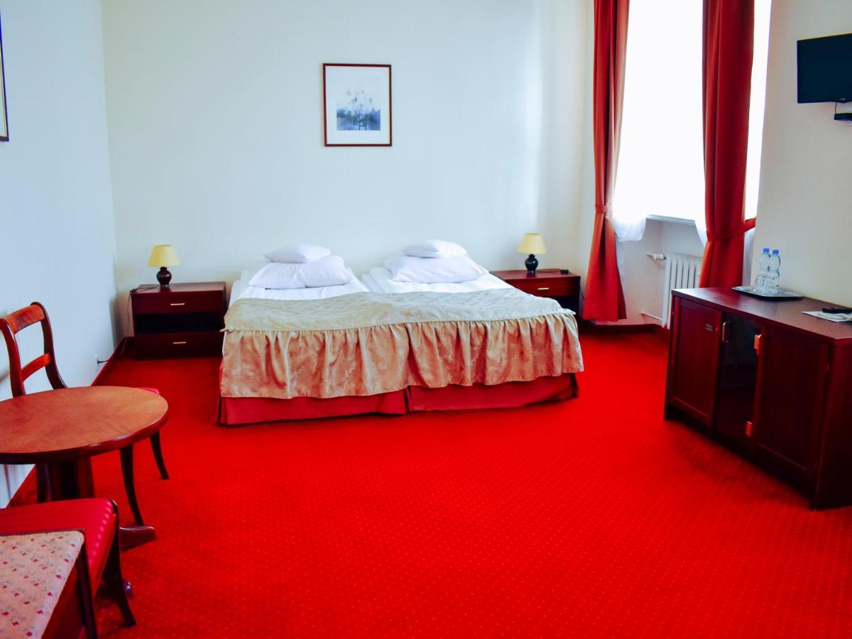 Hotel Zamek Krolewski W Rydzynie Рыдзына Экстерьер фото