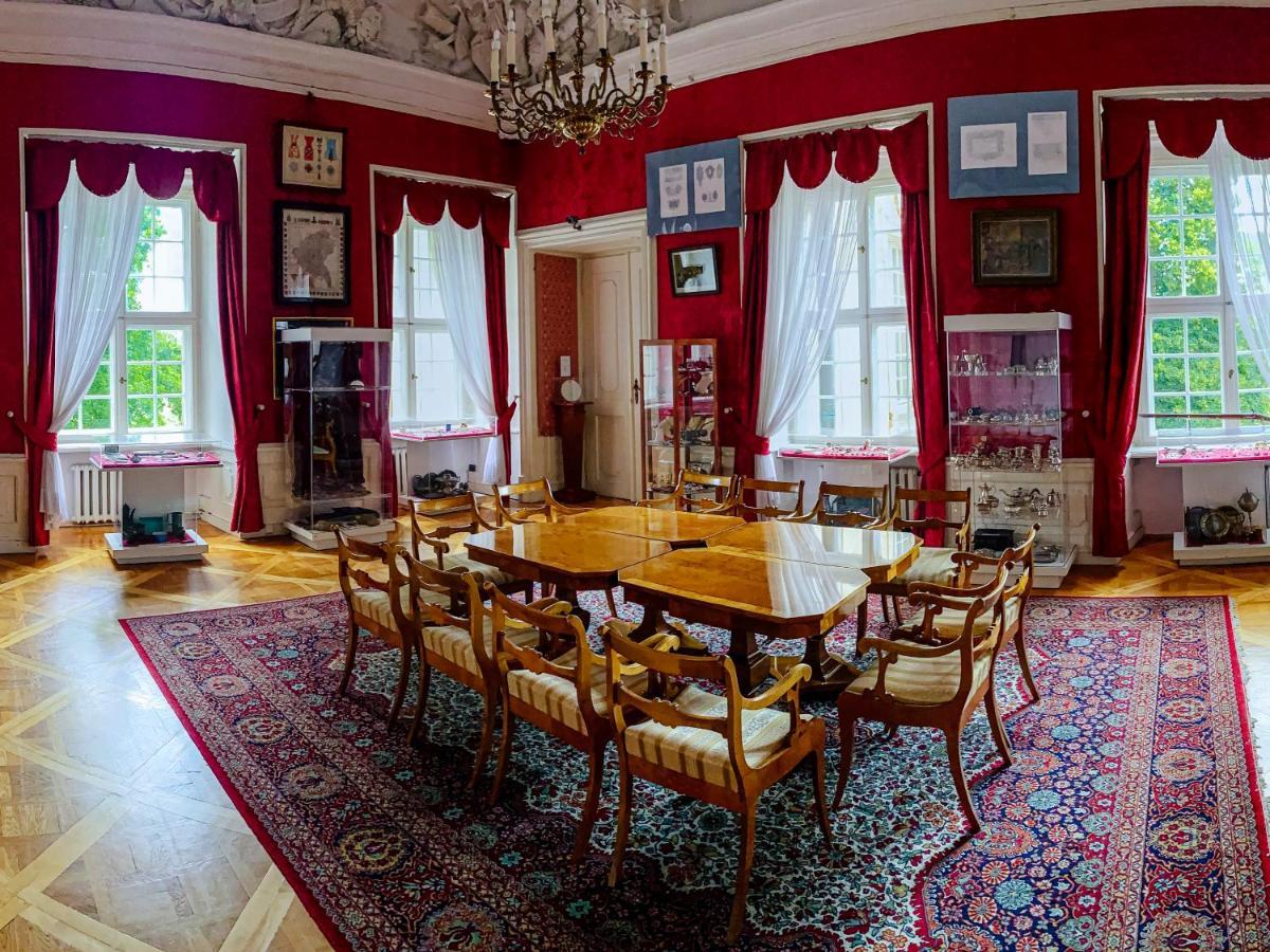 Hotel Zamek Krolewski W Rydzynie Рыдзына Экстерьер фото