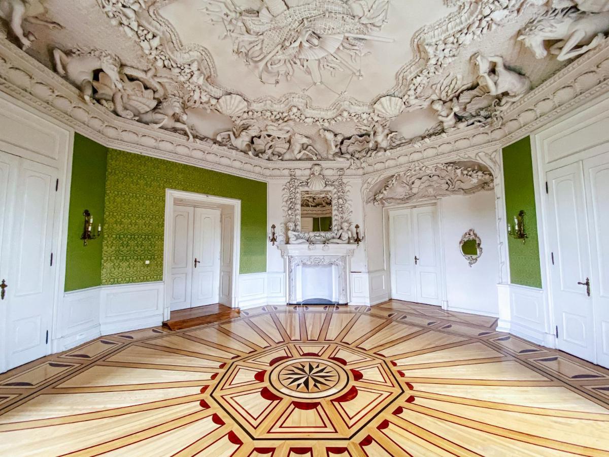 Hotel Zamek Krolewski W Rydzynie Рыдзына Экстерьер фото